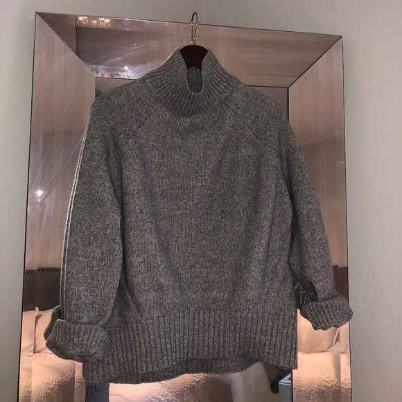 H&M Turtleneck Top - Picture 1 of 1